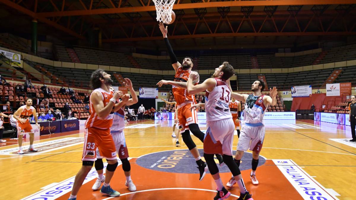 Basket A2, Unieuro: gli straordinari continuano contro Cento