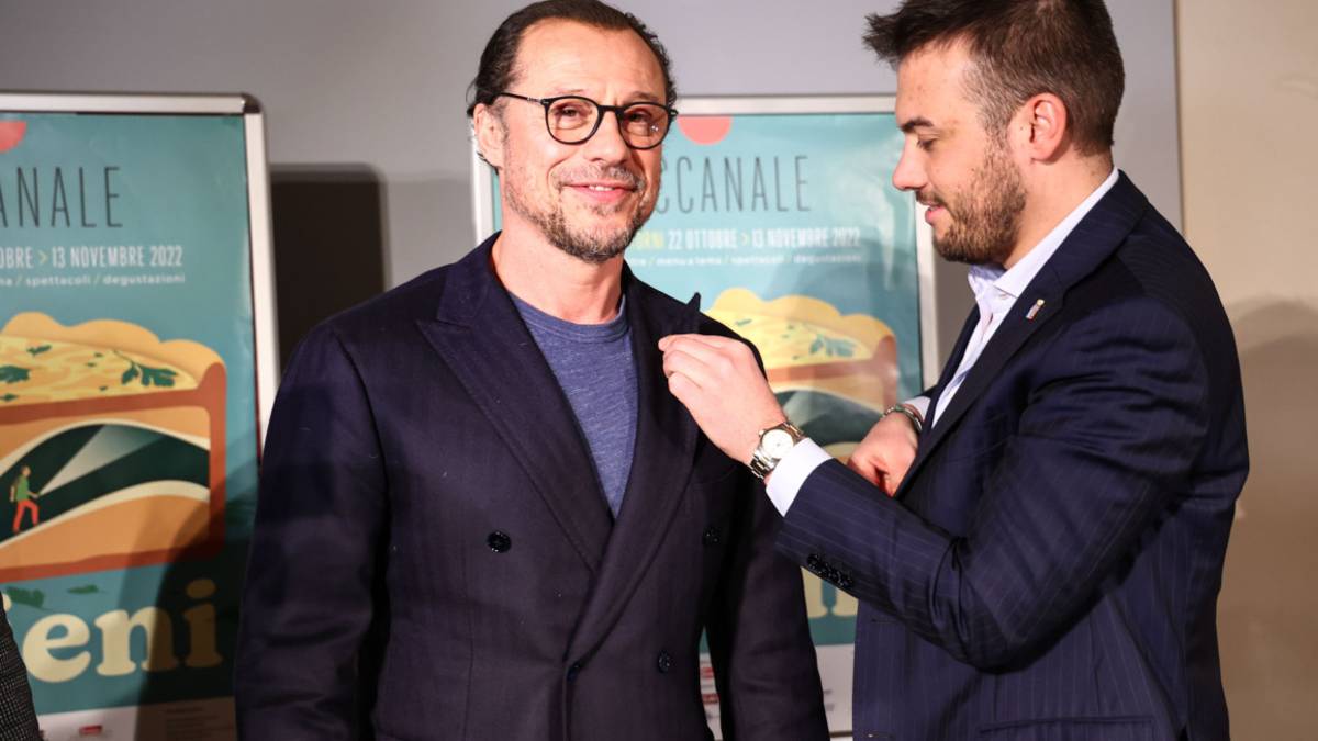 Imola, Accorsi riceve il Garganello d'oro: Grazie, è il mio primo premio alimentare - Gallery