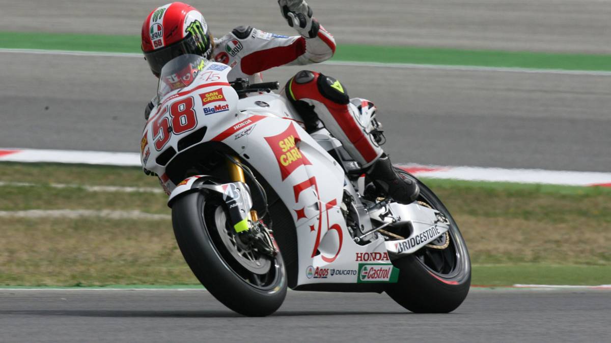 MotoGp, dieci anni fa ci lasciava Marco Simoncelli: le immagini della sua carriera - Gallery