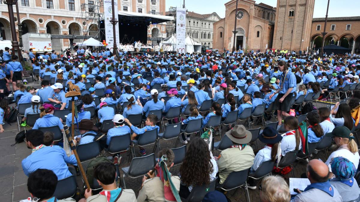 Forlì. Festa degli scout, piazza gremita per la messa col vescovo FOTOGALLERY