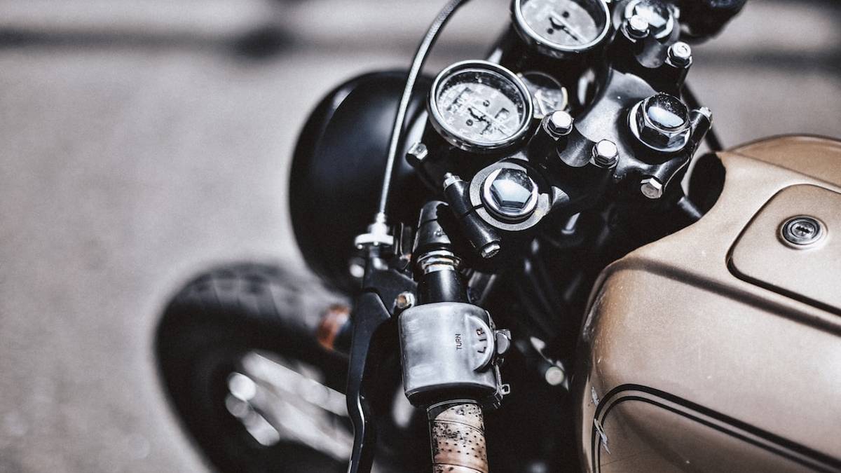 Bagnara, la fidanzata lo lascia: cerca di bruciare la moto del nuovo compagno