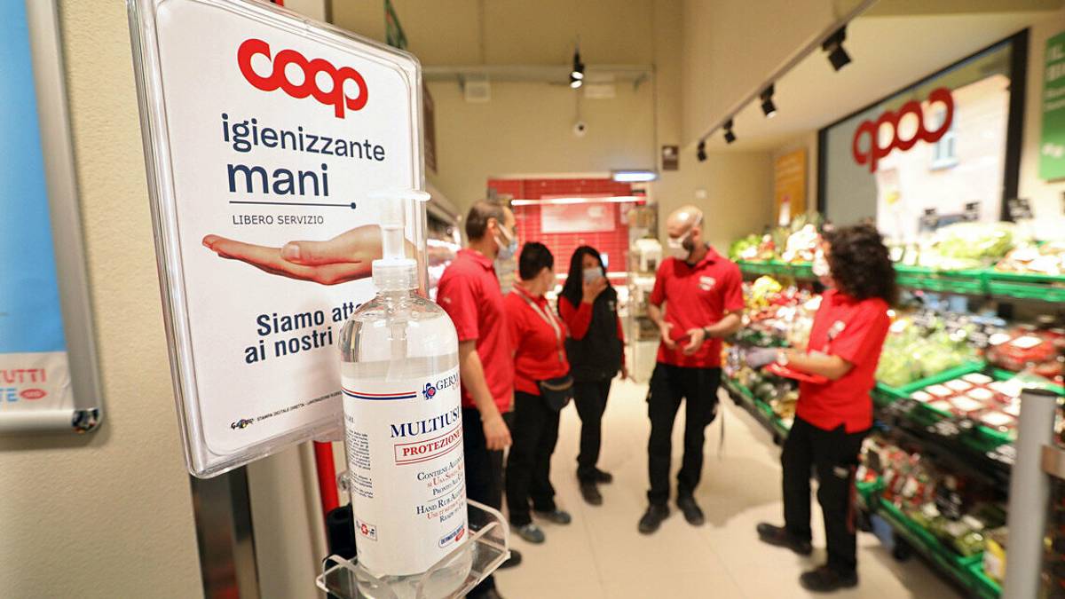 Coop Alleanza 3.0: Riaprite i centri commerciali nel weekend