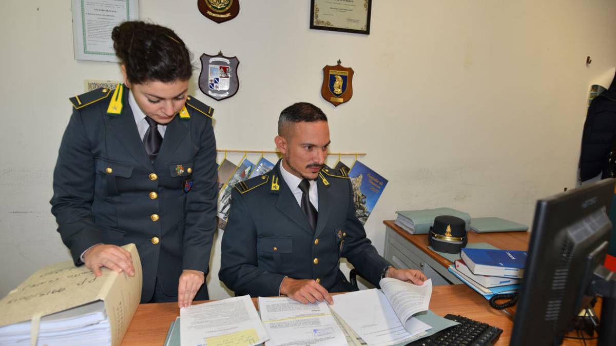 Rimini, artigiano evasore fiscale con reddito di cittadinanza
