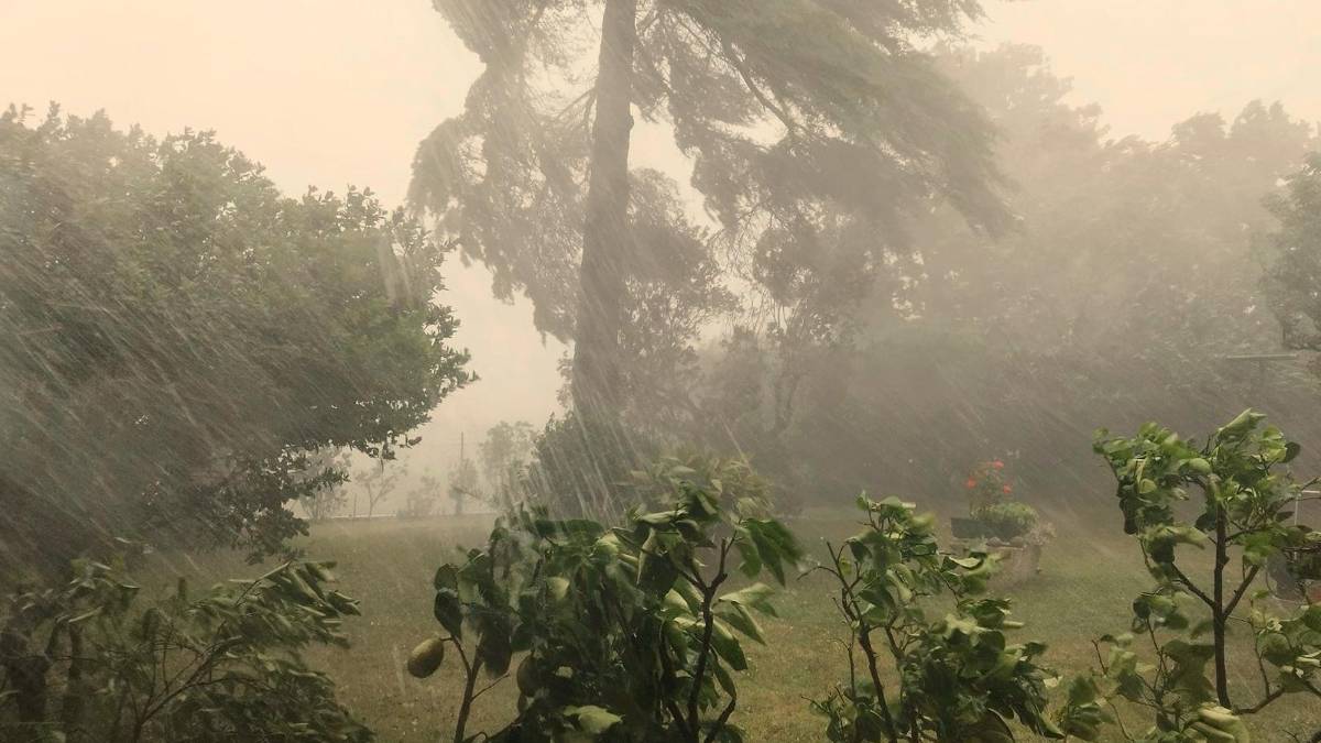 Temporali e vento forte, allerta anche in Romagna