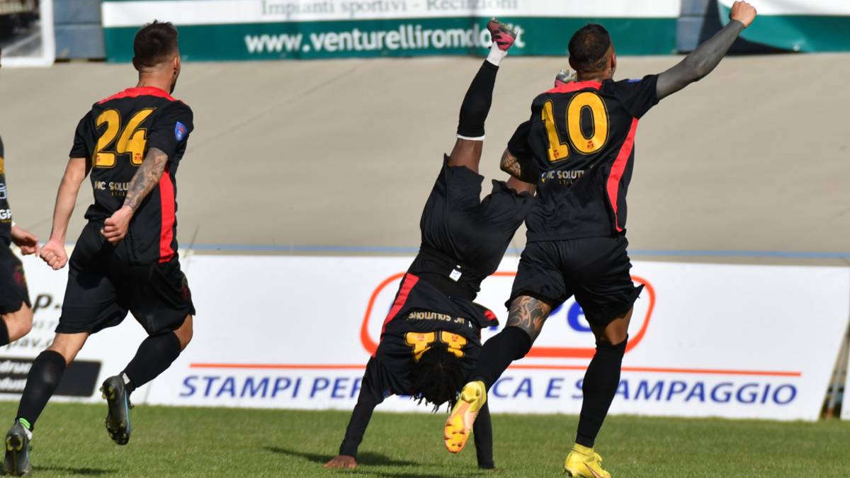 Calcio D, Gadda e il Ravenna, gioie da derby a Forlì: Nella ripresa abbiamo comandato - Gallery