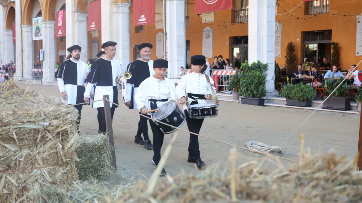 Cesena, piazza gremita per il Palio medievale - Fotogallery