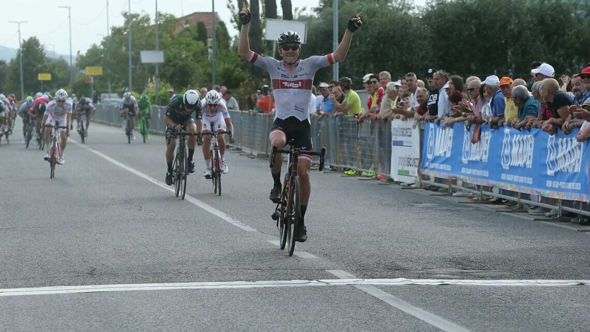 Ciclismo, domenica torna la Coppa della Pace con Gianni Bugno testimonial