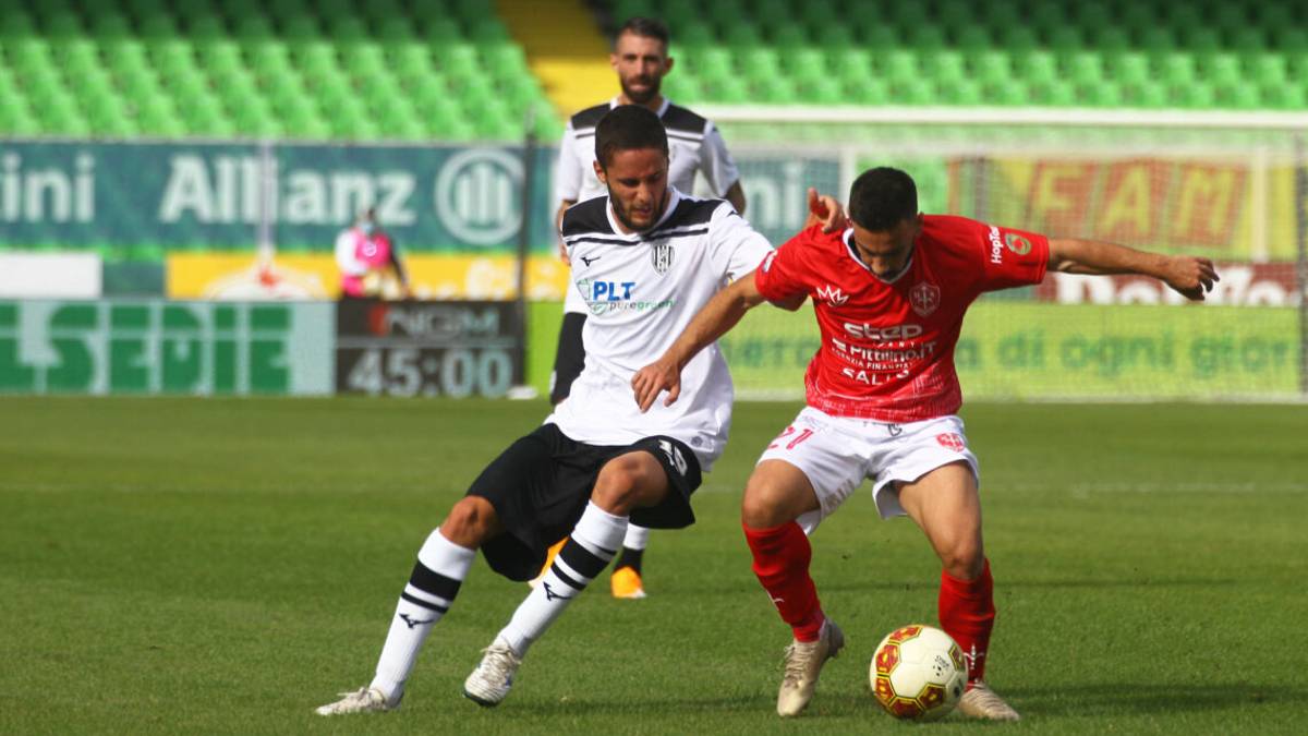 Calcio C, Cesena: la settimana dei rinnovi. Sirene dalla B per Ciofi