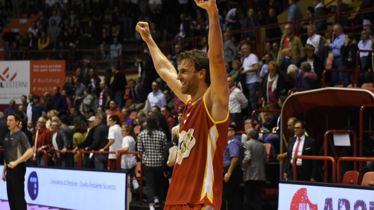 Basket A2, l'OraSì Ravenna a punteggio pieno (72-67)