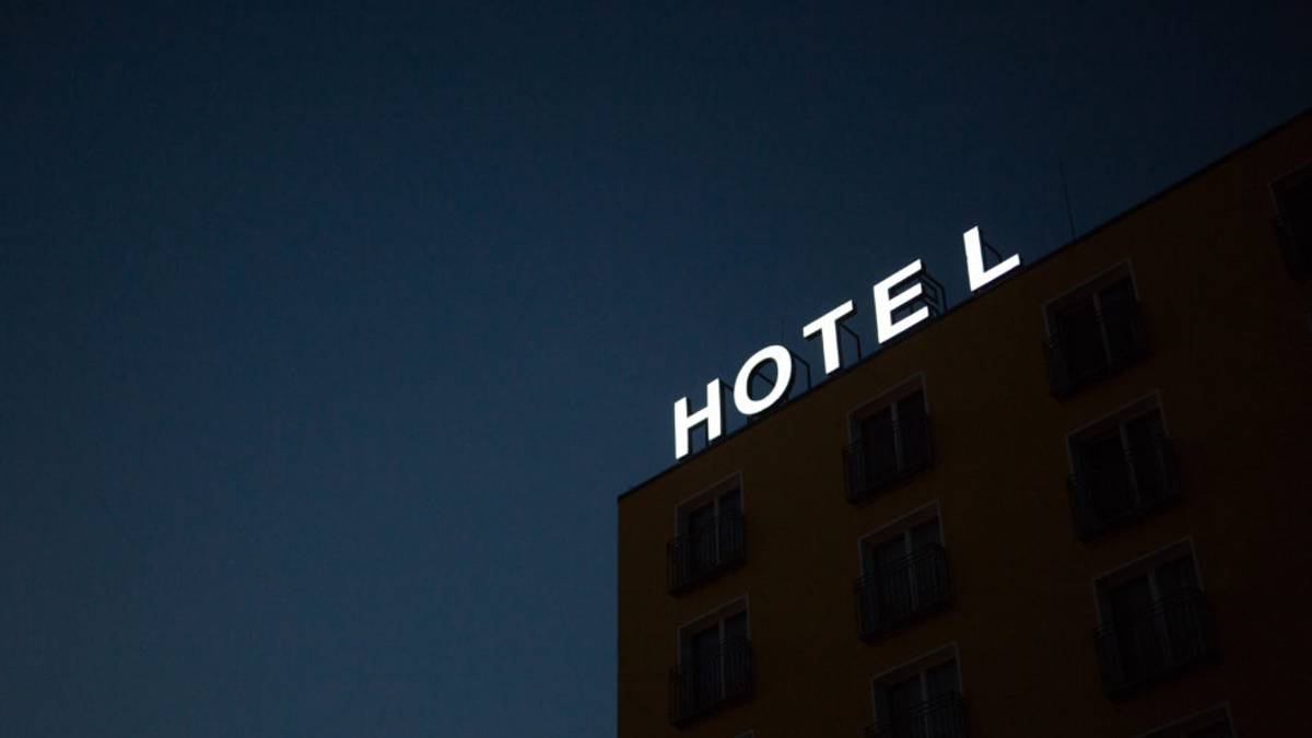 La lite in famiglia per gestire l’hotel finisce con le minacce di morte