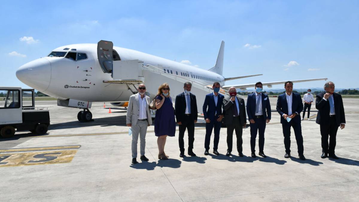 Forlì, dopo sette anni un aereo atterra al Ridolfi - FOTO