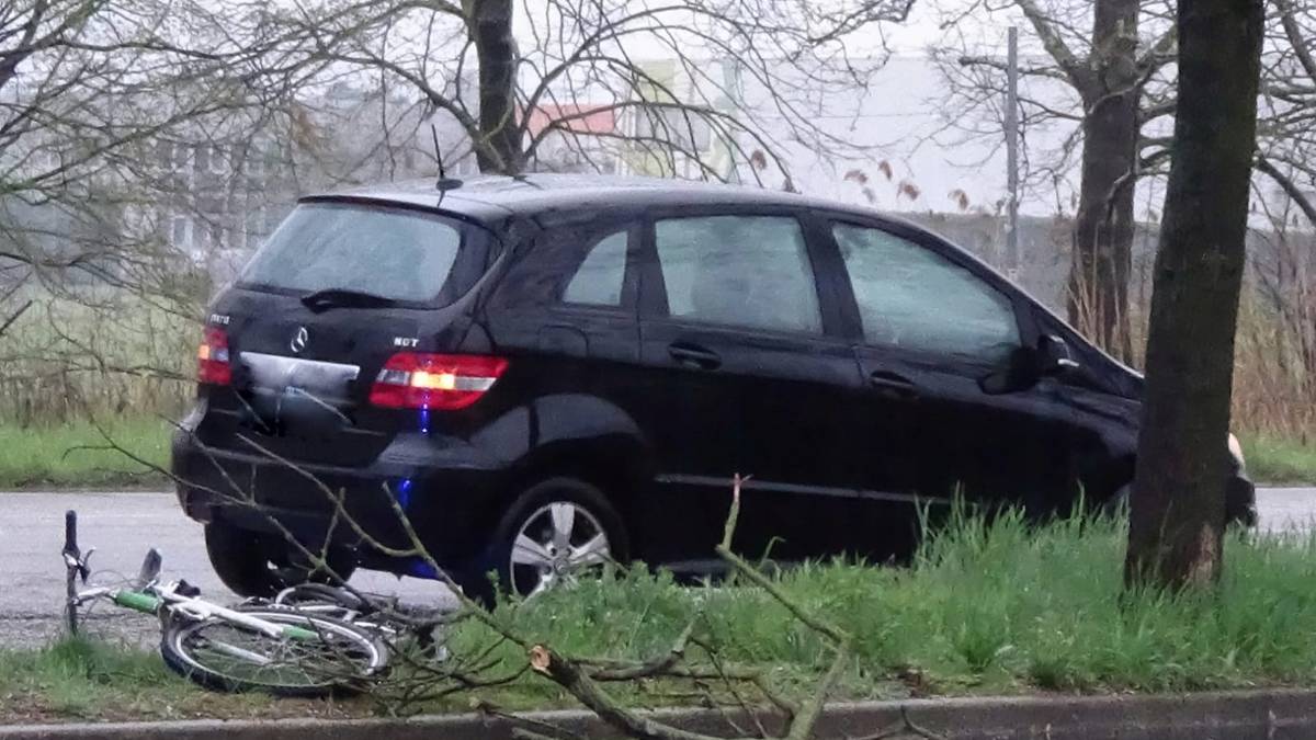 Faenza, incidente: ciclista travolto da un'auto, 28enne gravissimo