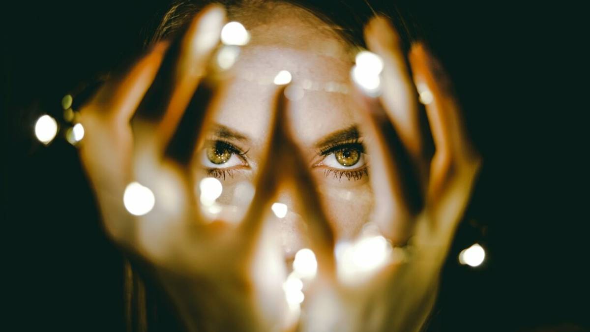 Perché conviene cambiare contratto luce e gas online