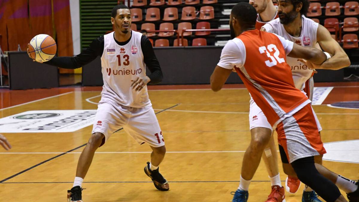 Basket A2, il talento di Roderick al servizio dell'Unieuro