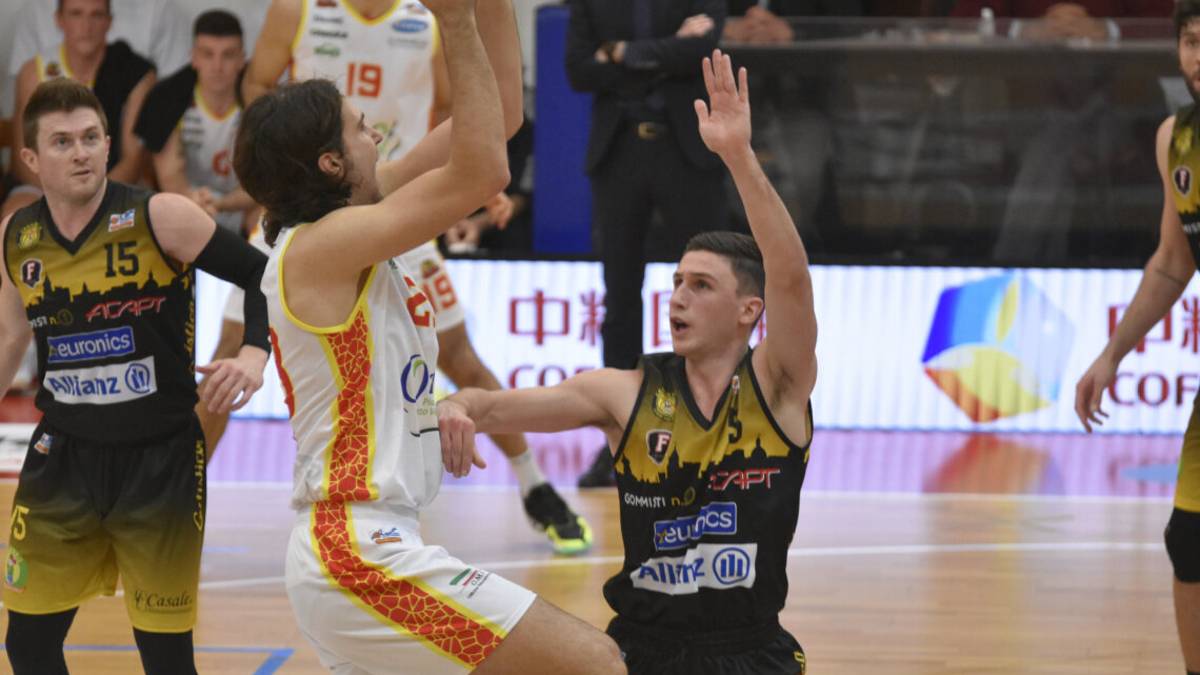 Basket A2, l'OraSì fa il bis con San Severo (88-70) VIDEO