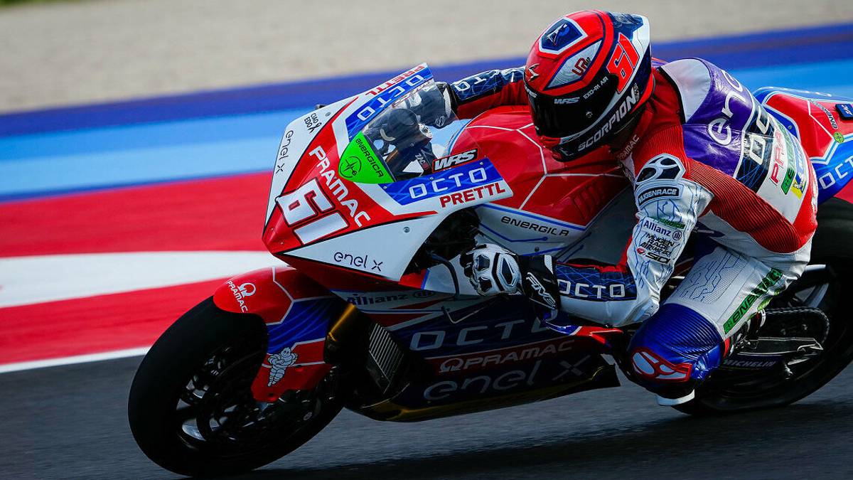 MotoE, terzo tempo in qualifica per Alessandro Zaccone
