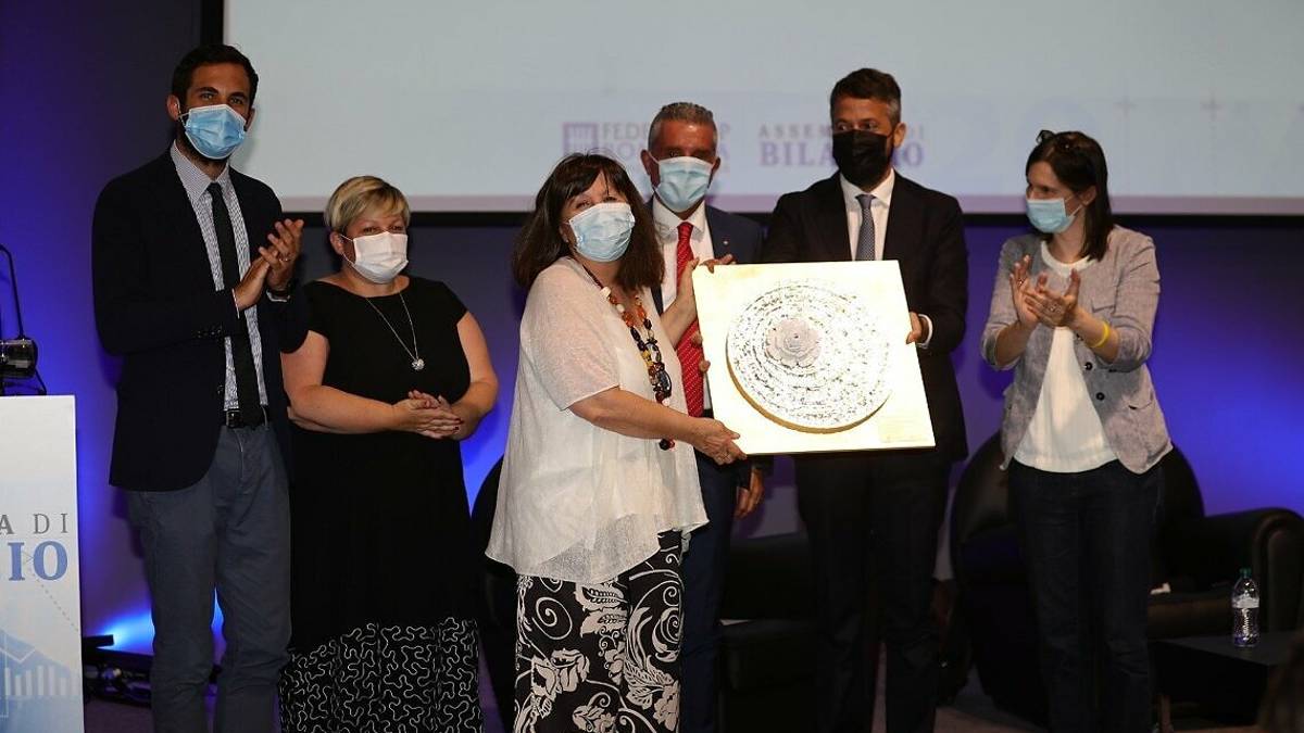 Cesena, la dottoressa Raffaella Angelini premiata come cooperatrice dell'anno