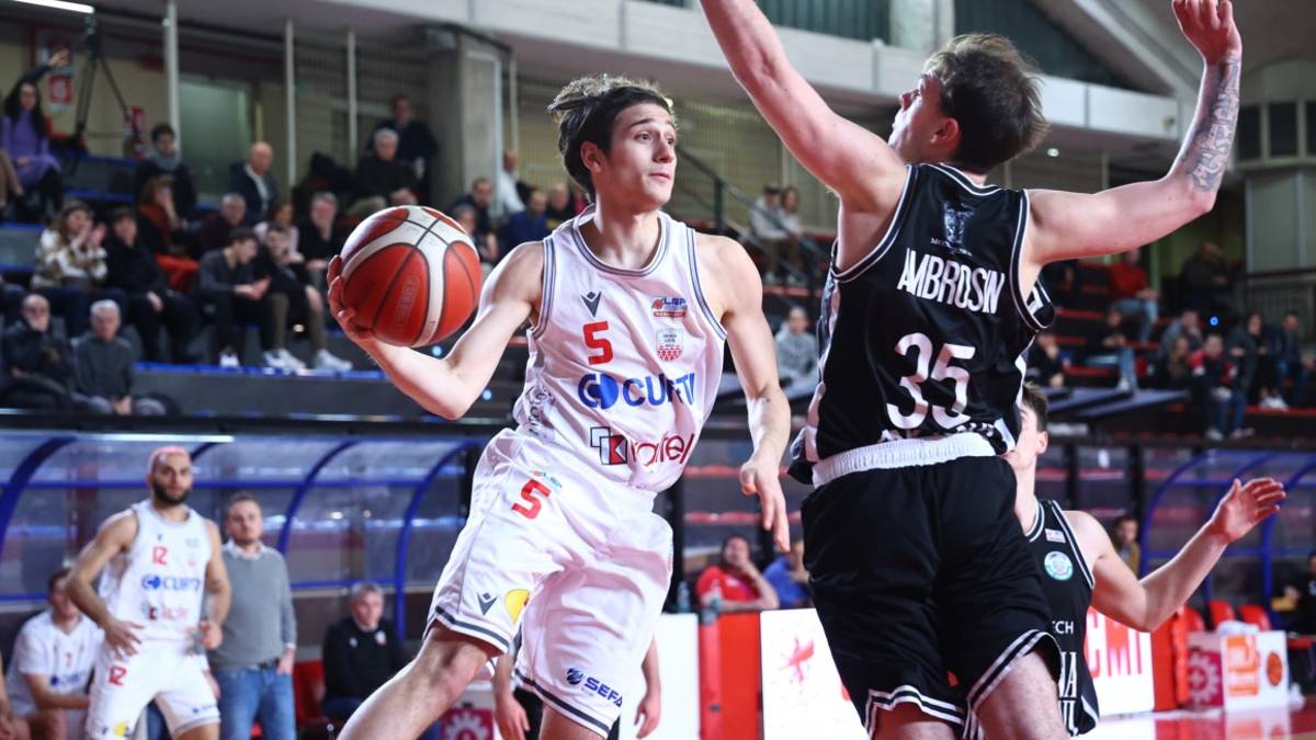 Basket B, l'Andrea Costa conferma Luca Fazzi