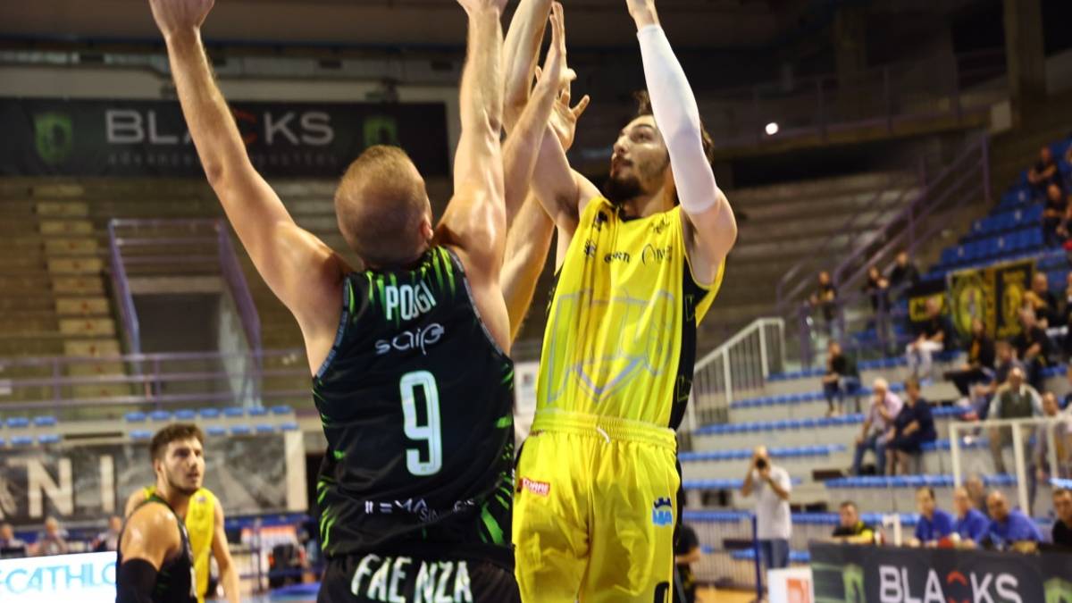 Basket B, Vincono Faenza e Virtus Imola, nulla da fare per l'Andrea Costa