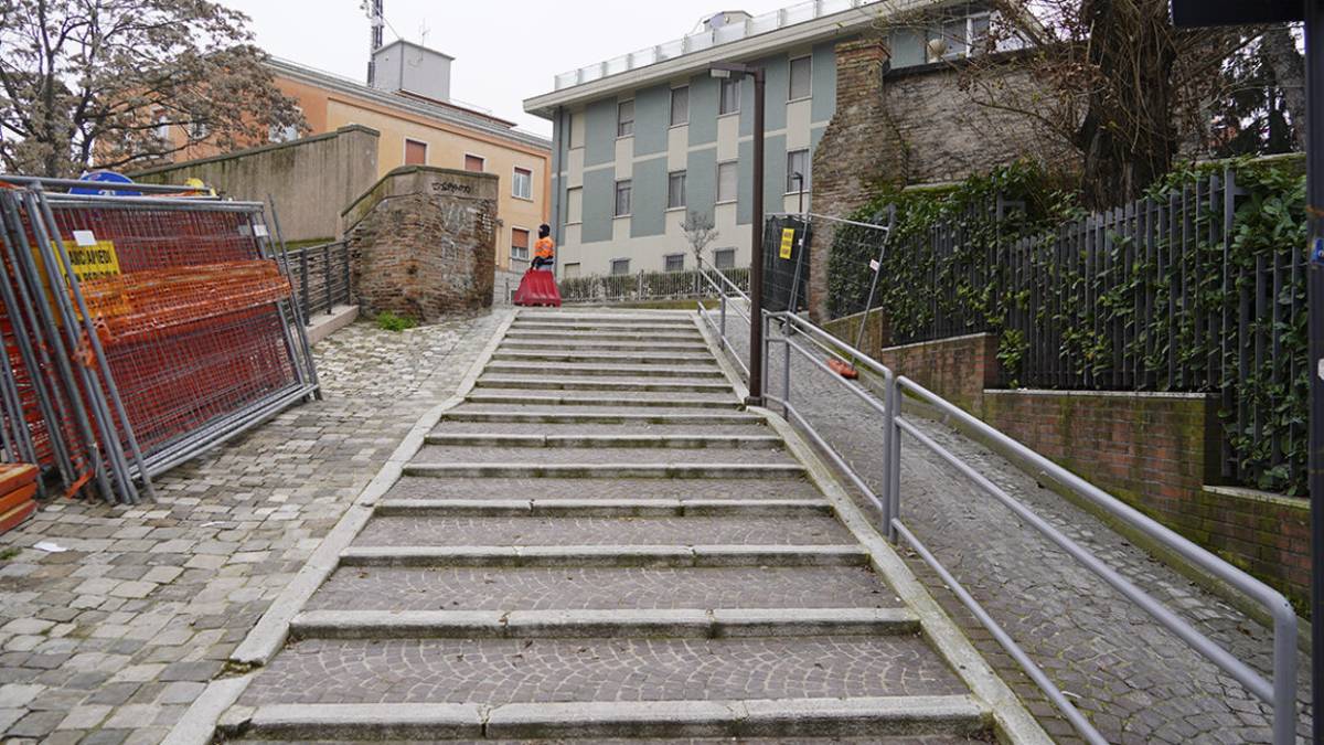 Rimini: piazzetta Sferisterio, riapre la scalinata
