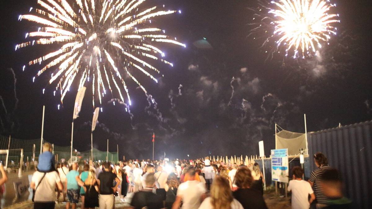 Cesenatico, fuochi artificiali di Garibaldi rinviati a lunedì sera