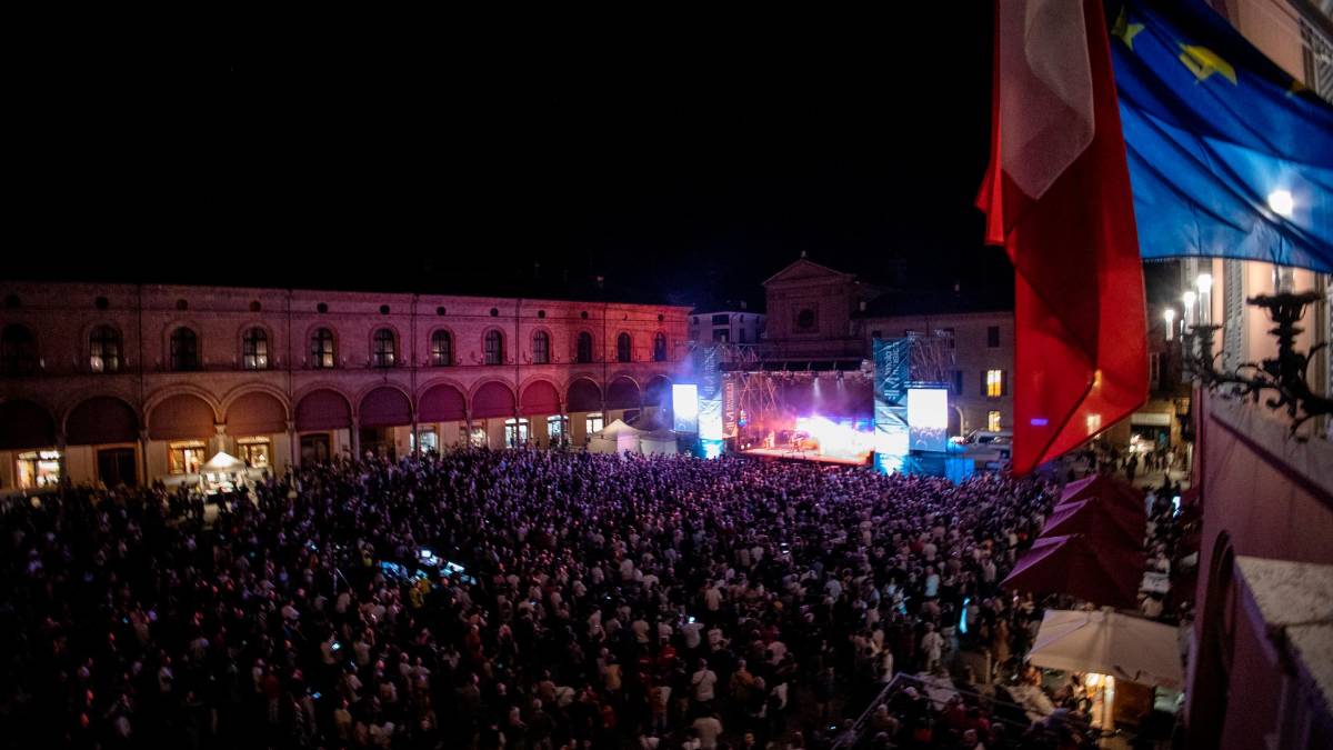 Imola in musica è partita alla grande con gli ironici e bravissimi Colapesce Dimartino GALLERY