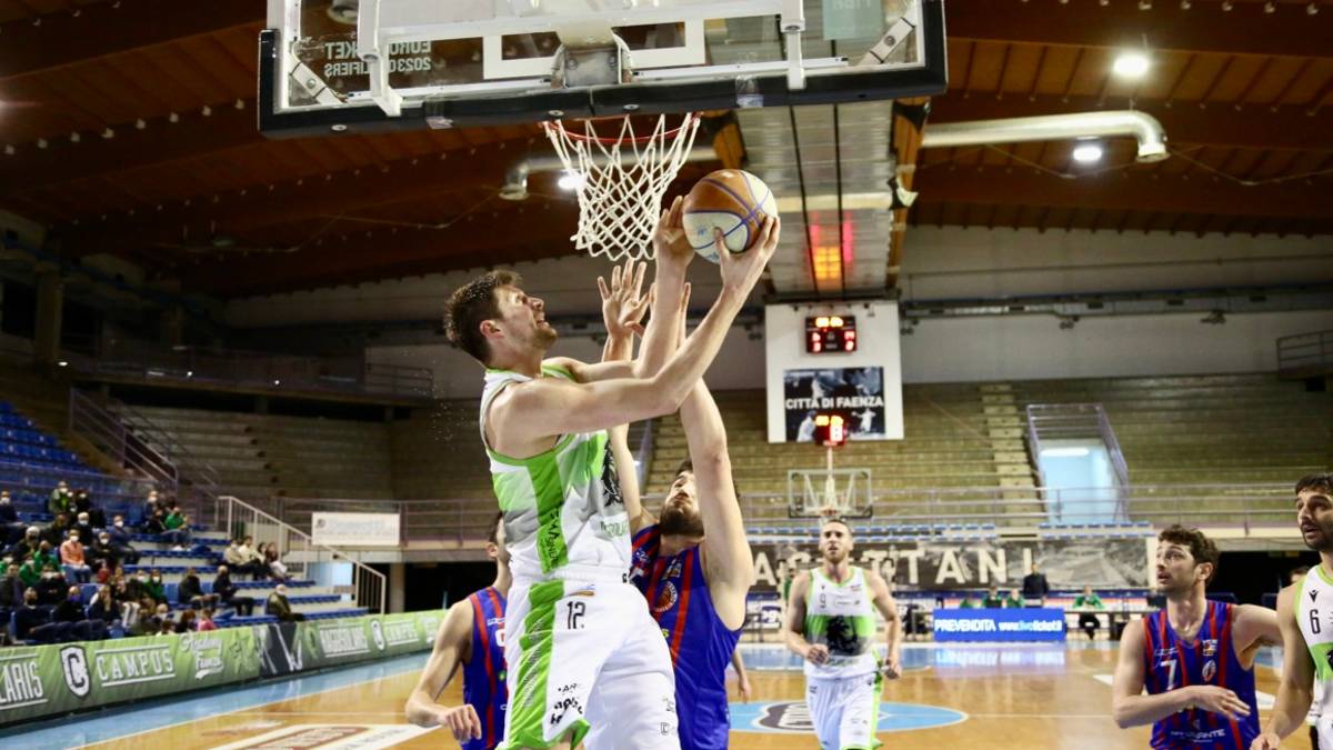 Basket B, Lorenzo Molinaro resta un punto fermo dei Raggisolaris