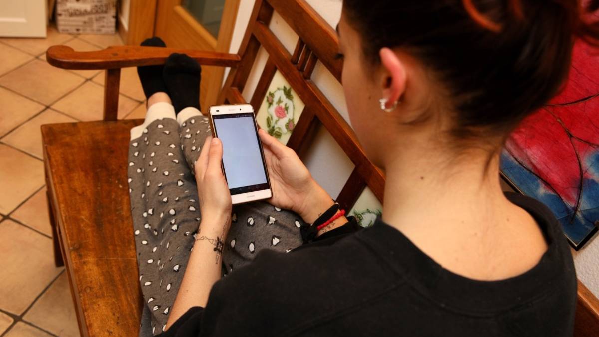 Video a luci rosse con la ex spediti alla figlia minorenne: 37enne di Cesena patteggia la pena