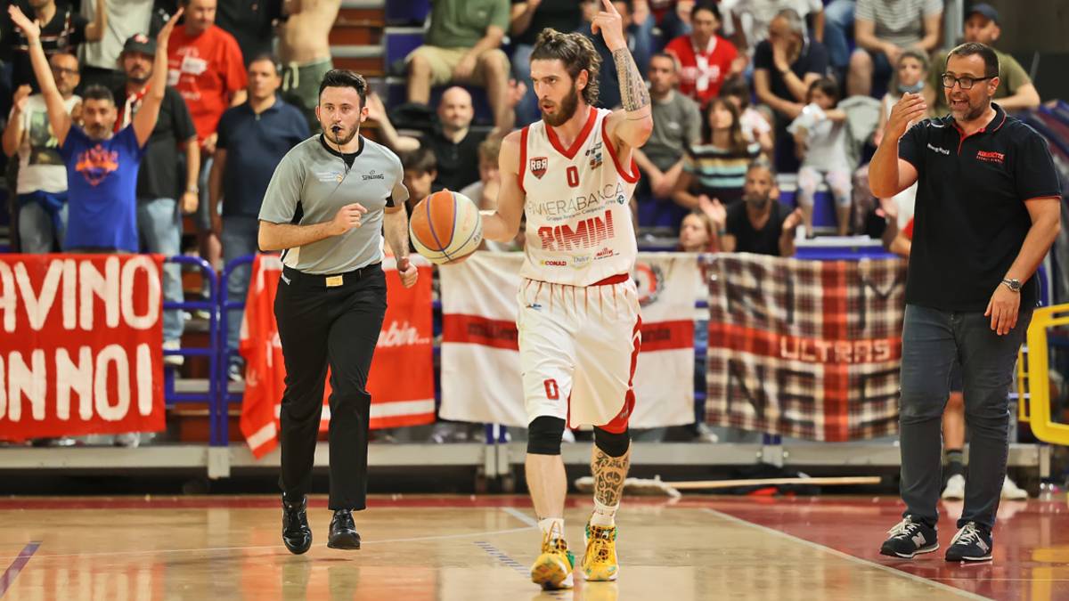 Basket A2, frattura ad una costola: Tassinari salta Cento-Rimini