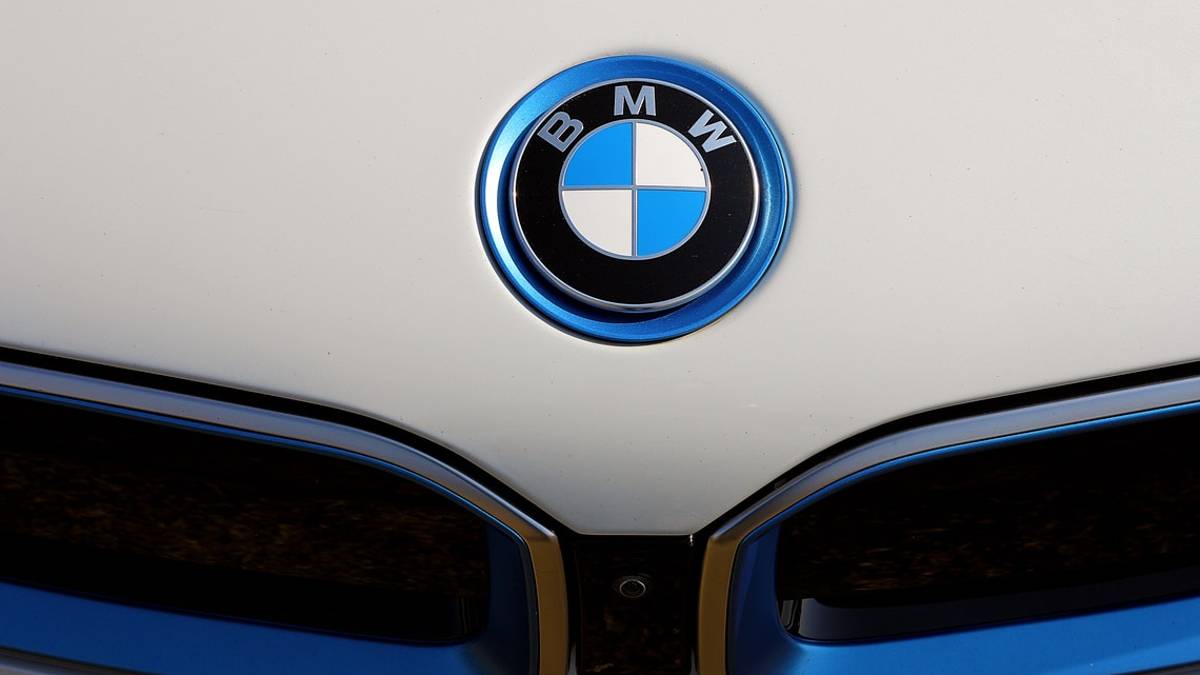 Bellaria, senza patente su una Bmw da 450 cavalli: 4.200 euro di multa