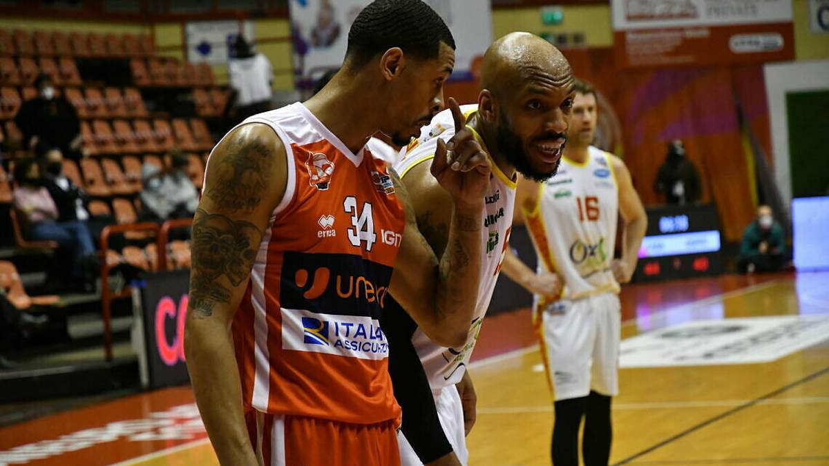 Basket A2, martedì amichevole Unieuro-OraSì