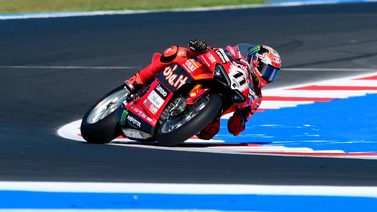 Superbike, Razgatlioglu vince la Sprint race di Misano Adriatico davanti a un super Bulega
