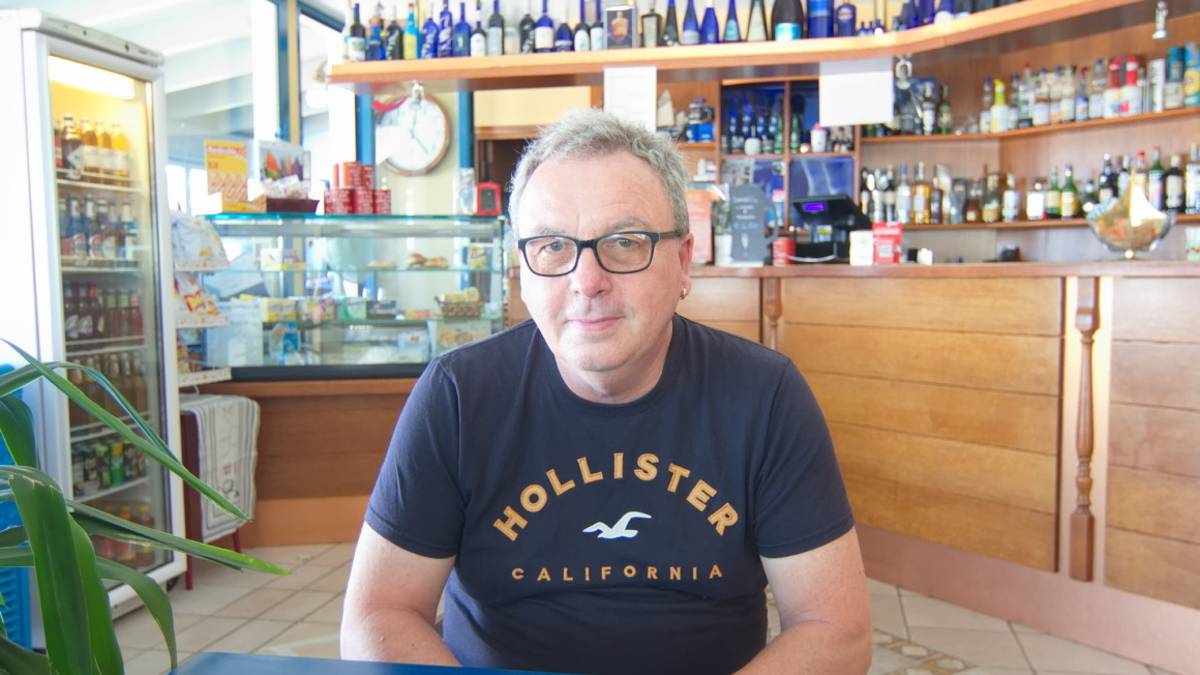 Umberto Civenni e lo storico Bar Timone di Marina di Ravenna: Ci bastava una graticola e una chitarra per fare festa