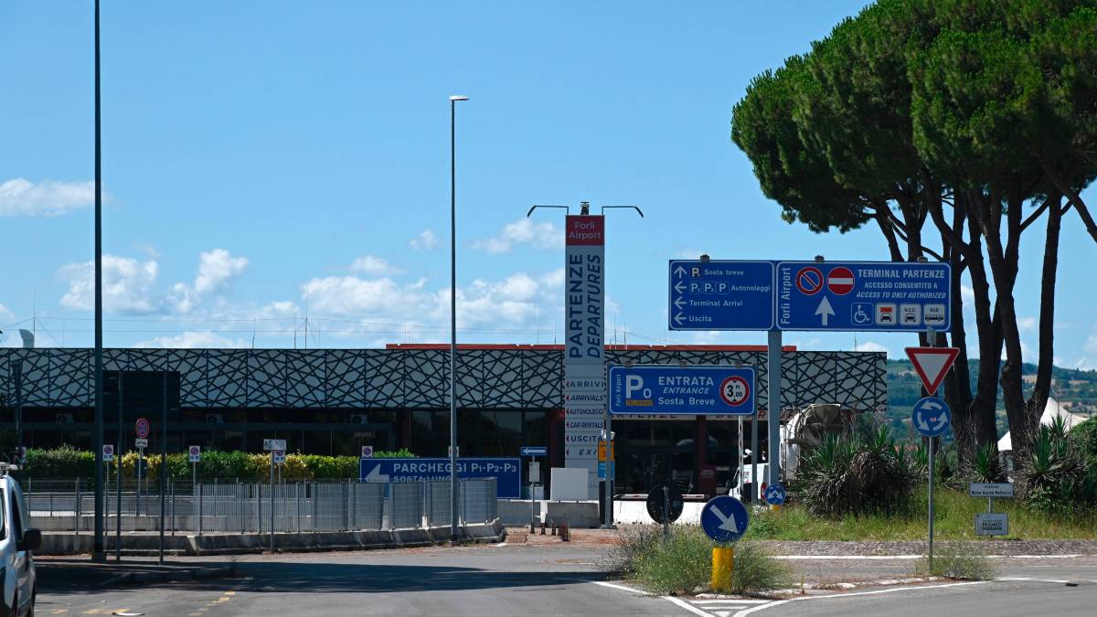 Forlì, all’aeroporto “Ridolfi” calano i passeggeri