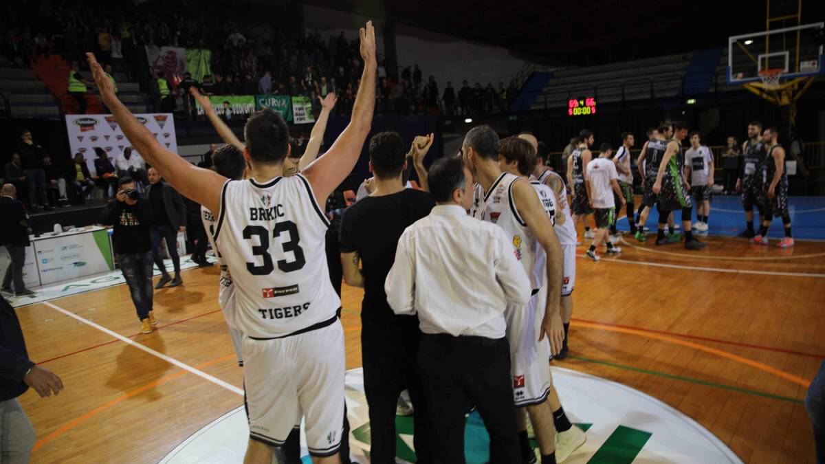 Basket B play-off, magia di Brkic sulla sirena: Cesena vince a Orzinuovi