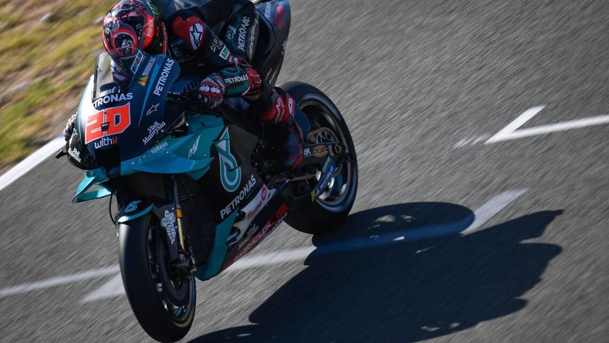 MotoGp, pole di Quartararo e Dovizioso in netto ritardo - VIDEO