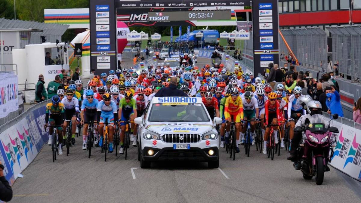 Ciclismo, Mondiali 2020: il vento, l'attesa e la partenza (video)