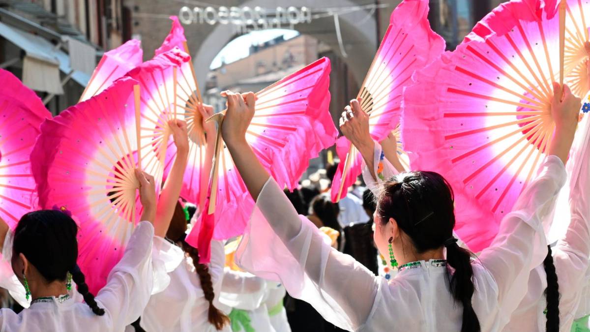 Imola, la città si colora con il Festival del folclore tutti gli spettacoli GALLERY