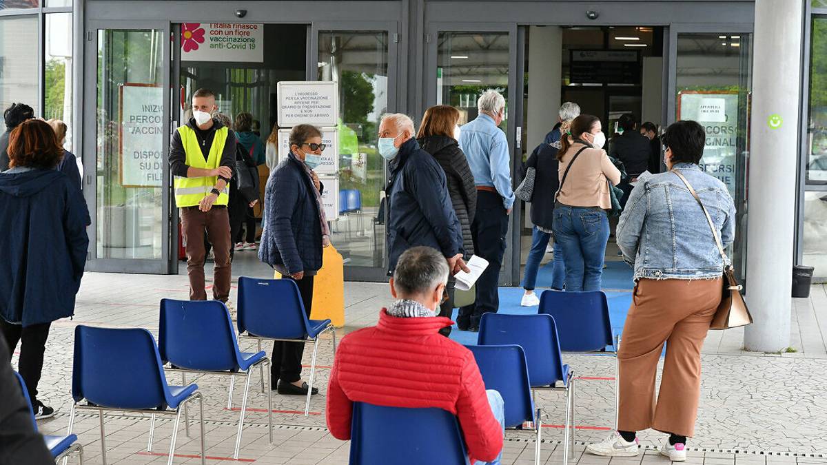 Forlì, il punto tamponi si sposta all'Unieuro Arena