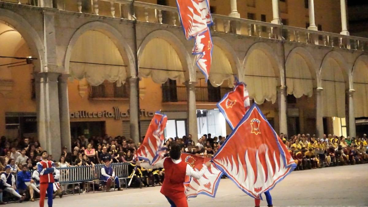 Faenza, sbandieratori: si assegnano i primi titoli