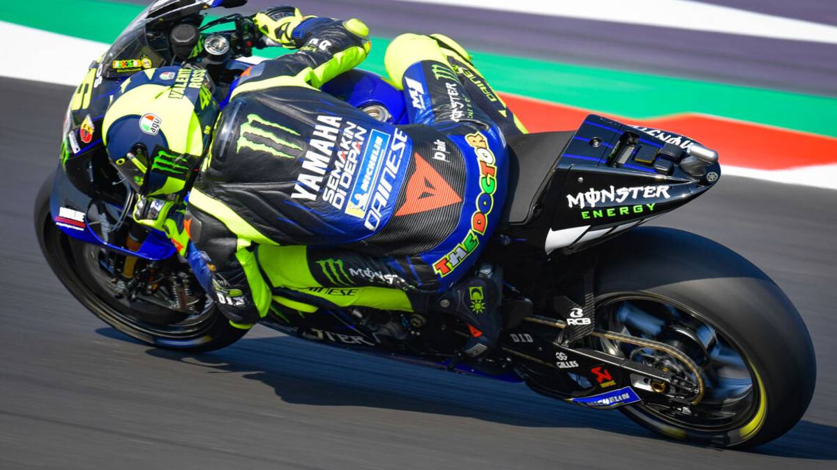 MotoGp, Valentino Rossi finalmente negativo: è partito per Valencia