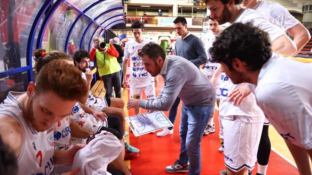 Basket B, Grandi: Andrea Costa sconfitta, ma è una squadra vera