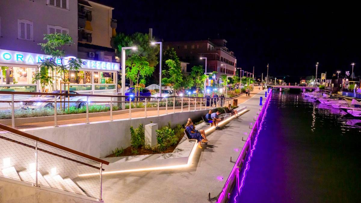 Riccione, ecco la nuova passeggiata sul porto canale