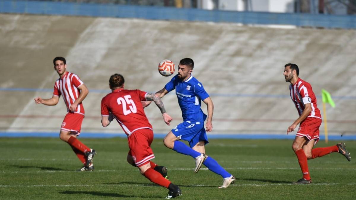 Calcio D, dal 25 aprile il campionato si ferma per i recuperi?