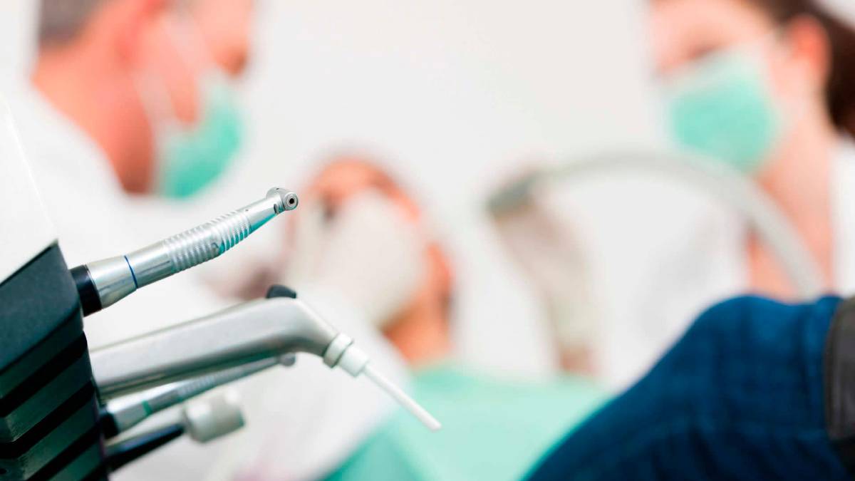 Rimini. Perde sei denti sani dopo le cure dal dentista: alla paziente oltre 21mila per i danni