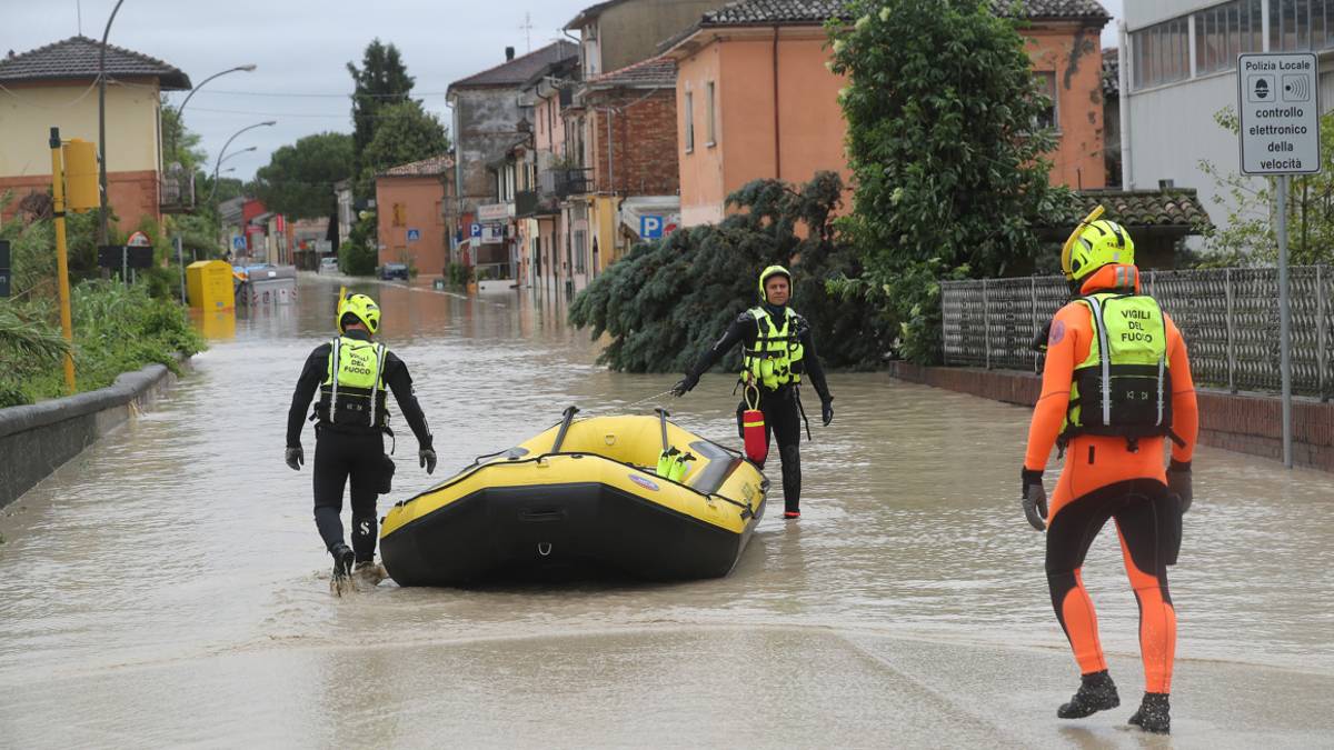Ravenna, in corso i soccorsi agli alluvionati a Coccolia