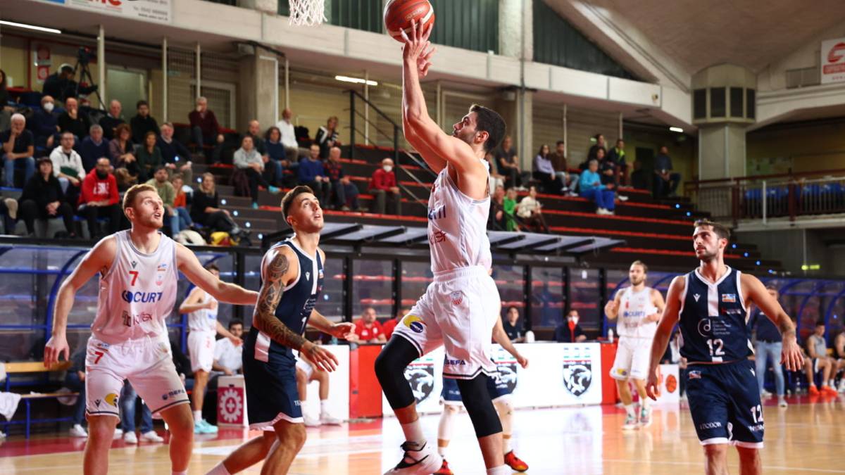 Basket B, ecco l'Andrea Costa che vince e convince