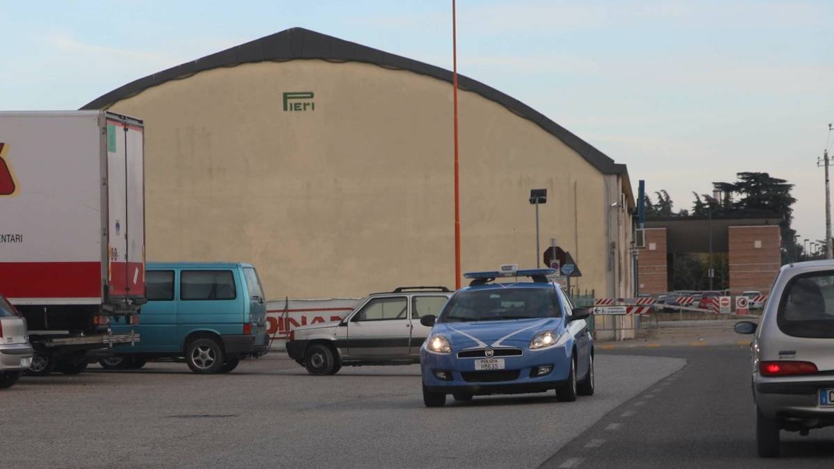 Cesena: due poliziotti a giudizio per falso
