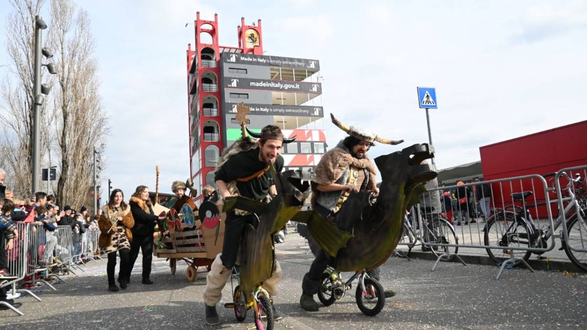 Imola, Carnevale del Fantaveicoli 2023: una festa da 30mila presenze - Gallery