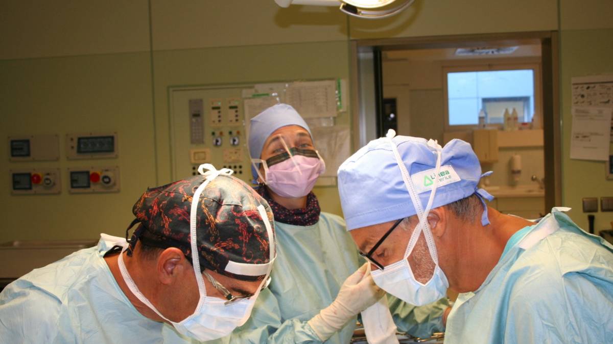 Forlì, super-intervento perfettamente riuscito su un tumore ad alto grado